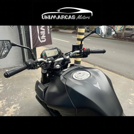 YAMAHA MT-03 300 ABS, Foto 4