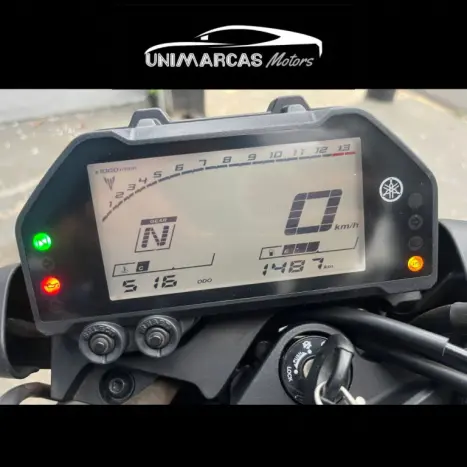 YAMAHA MT-03 300 ABS, Foto 6