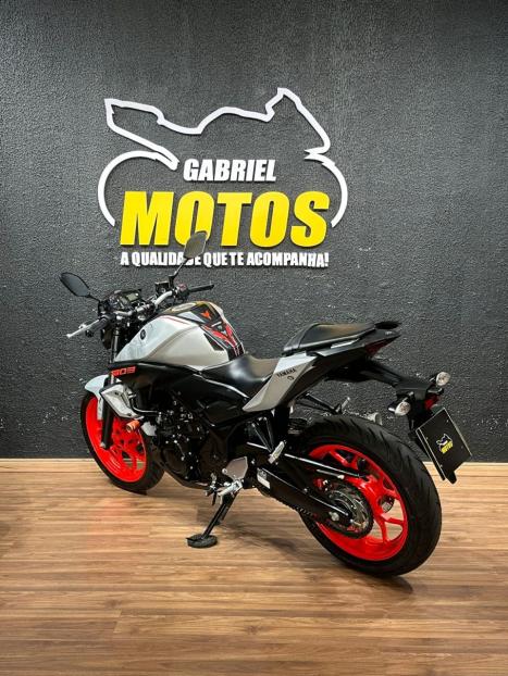 YAMAHA MT-03 300 ABS, Foto 5