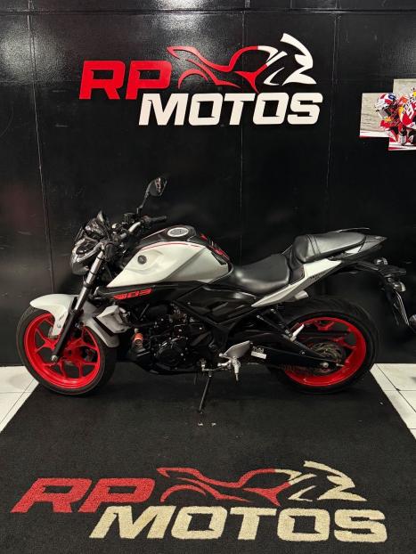 YAMAHA MT-03 300 ABS, Foto 5