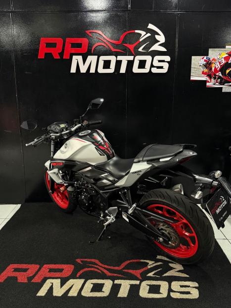 YAMAHA MT-03 300 ABS, Foto 11