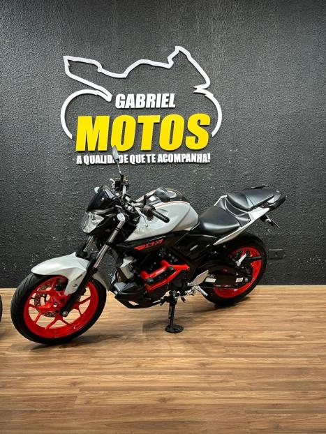 YAMAHA MT-03 300 ABS, Foto 4