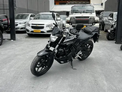YAMAHA MT-03 300 ABS, Foto 1