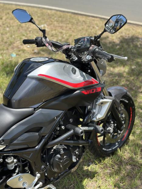 YAMAHA MT-03 300 ABS, Foto 10