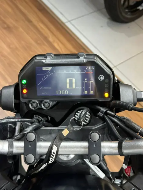 YAMAHA MT-03 300 ABS, Foto 7