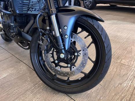 YAMAHA MT-03 300 ABS, Foto 8