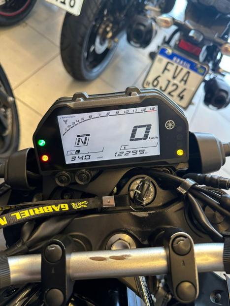 YAMAHA MT-03 300 ABS, Foto 7