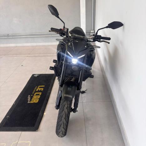 YAMAHA MT-03 300 ABS, Foto 4