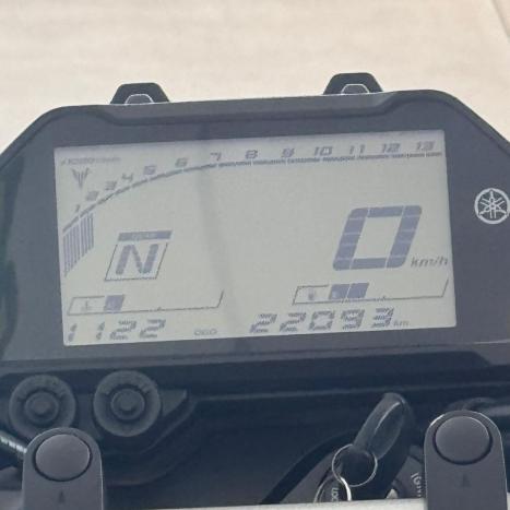 YAMAHA MT-03 300 ABS, Foto 11