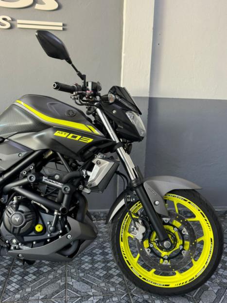 YAMAHA MT-03 300 ABS, Foto 3