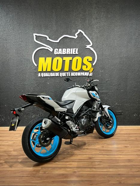 YAMAHA MT-03 300 ABS, Foto 5