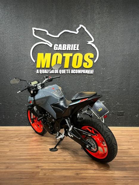 YAMAHA MT-03 300 ABS, Foto 5