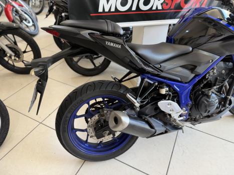 YAMAHA MT-03 300 ABS, Foto 2