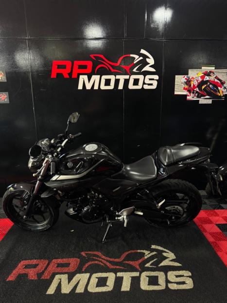 YAMAHA MT-03 300 ABS, Foto 4