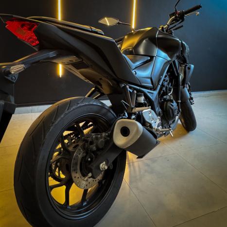 YAMAHA MT-03 300 ABS, Foto 2