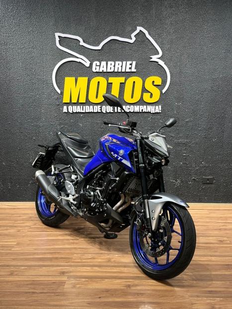 YAMAHA MT-03 300 ABS, Foto 3