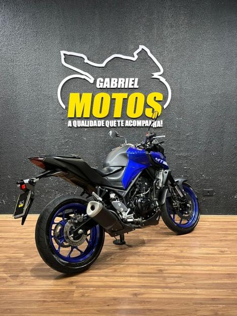 YAMAHA MT-03 300 ABS, Foto 6