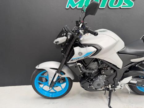 YAMAHA MT-03 300 ABS, Foto 6