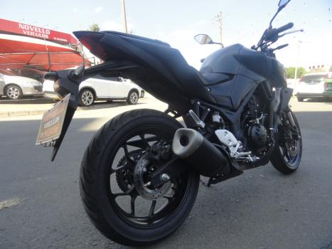 YAMAHA MT-03 300 ABS, Foto 3