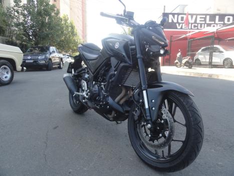 YAMAHA MT-03 300 ABS, Foto 4