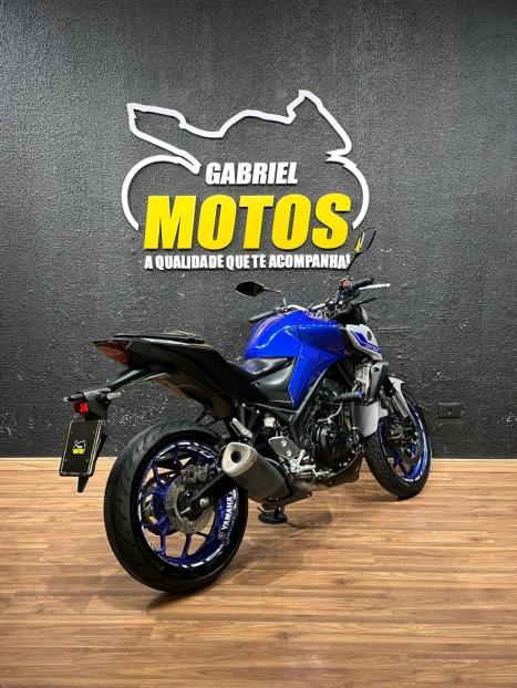 YAMAHA MT-03 300 ABS, Foto 6