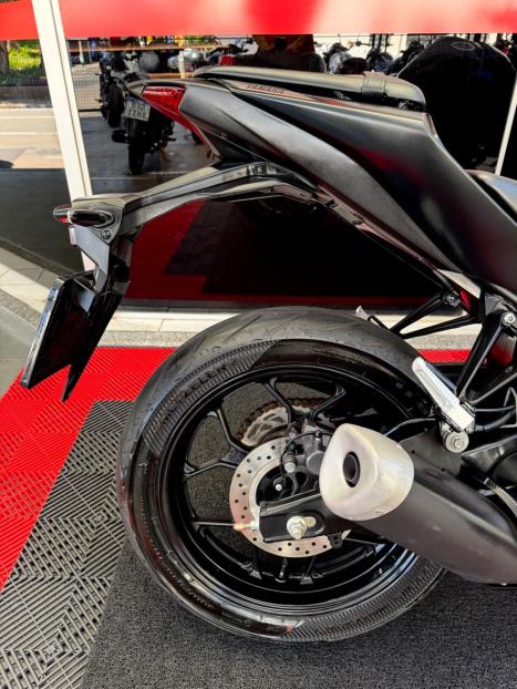 YAMAHA MT-03 300 ABS, Foto 3