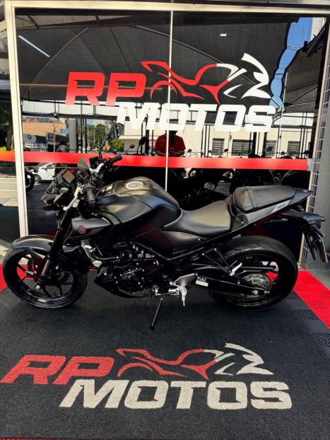 YAMAHA MT-03 300 ABS, Foto 4