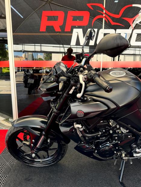 YAMAHA MT-03 300 ABS, Foto 5