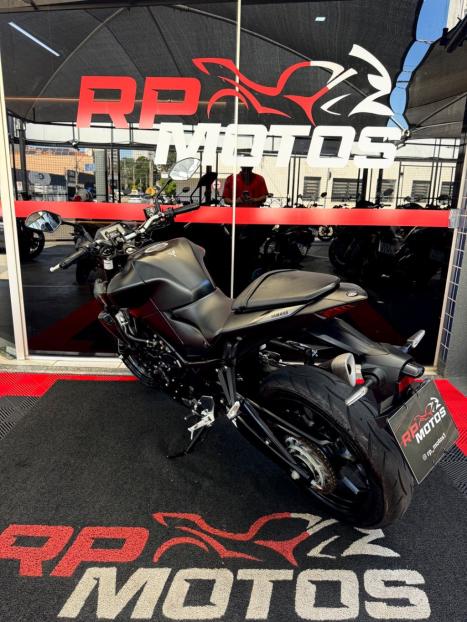 YAMAHA MT-03 300 ABS, Foto 9