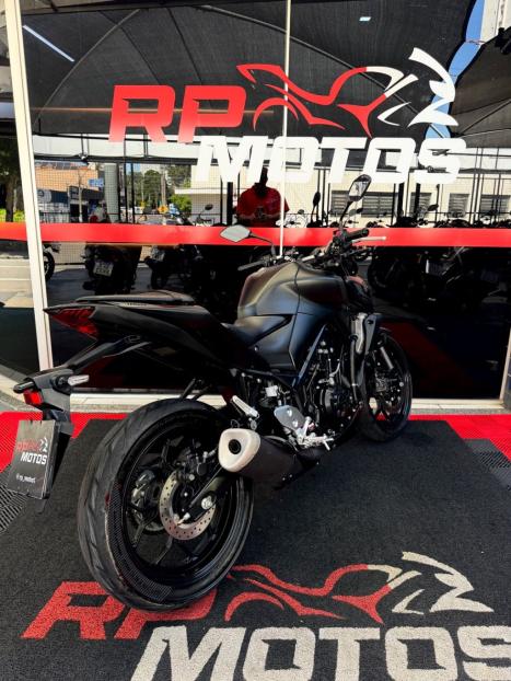 YAMAHA MT-03 300 ABS, Foto 10