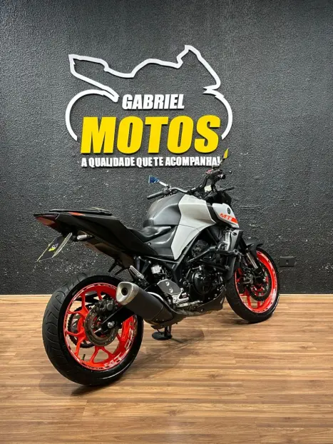 YAMAHA MT-03 300 ABS, Foto 5