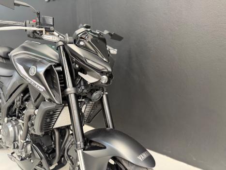 YAMAHA MT-03 300 ABS, Foto 7
