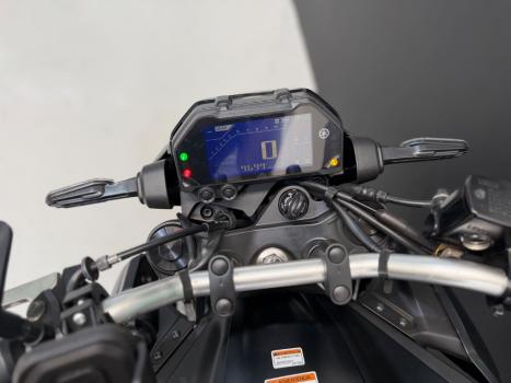 YAMAHA MT-03 300 ABS, Foto 8