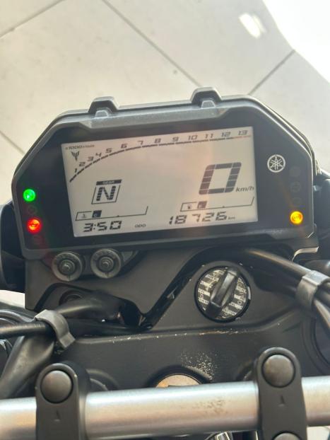 YAMAHA MT-03 300 ABS, Foto 7