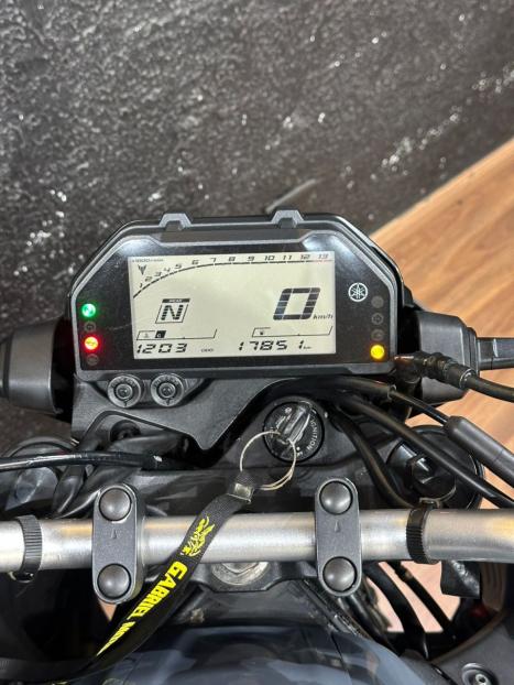 YAMAHA MT-03 300 ABS, Foto 7