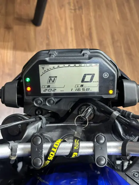 YAMAHA MT-03 300 ABS, Foto 7
