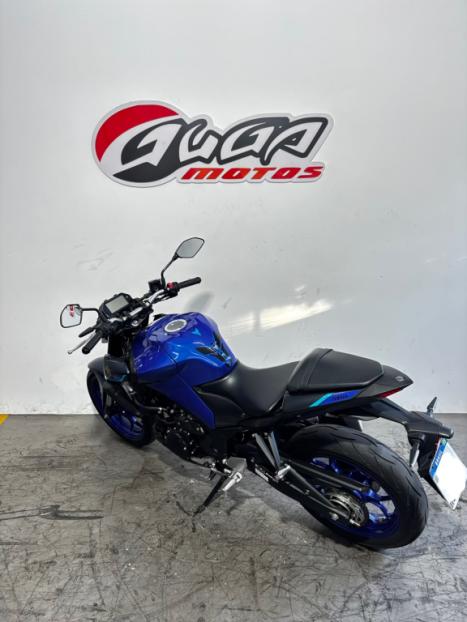 YAMAHA MT-03 300 ABS, Foto 4