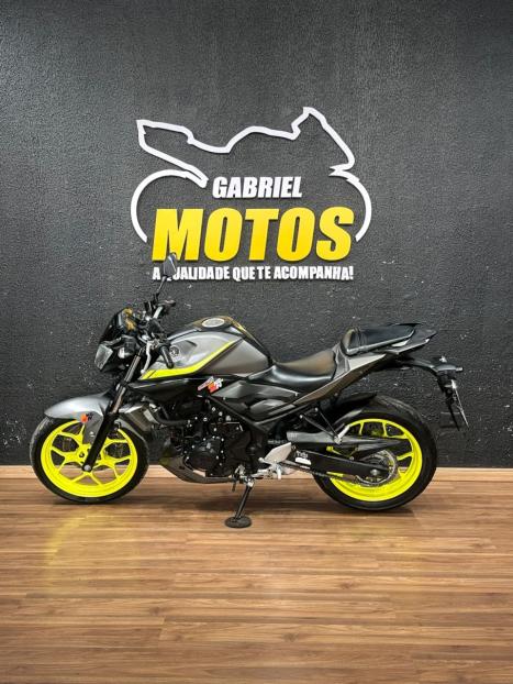 YAMAHA MT-03 300 ABS, Foto 2