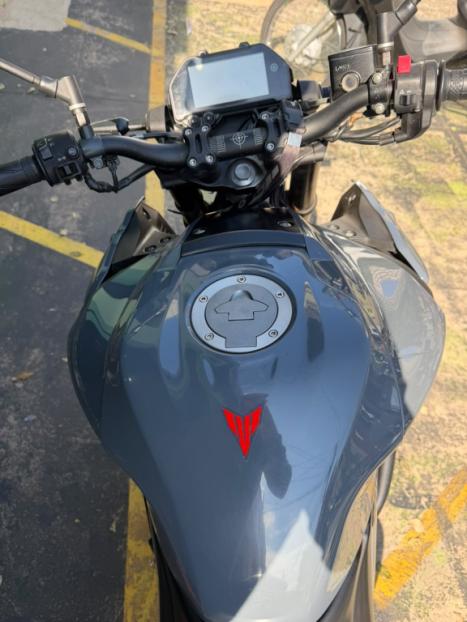 YAMAHA MT-03 300 ABS, Foto 8