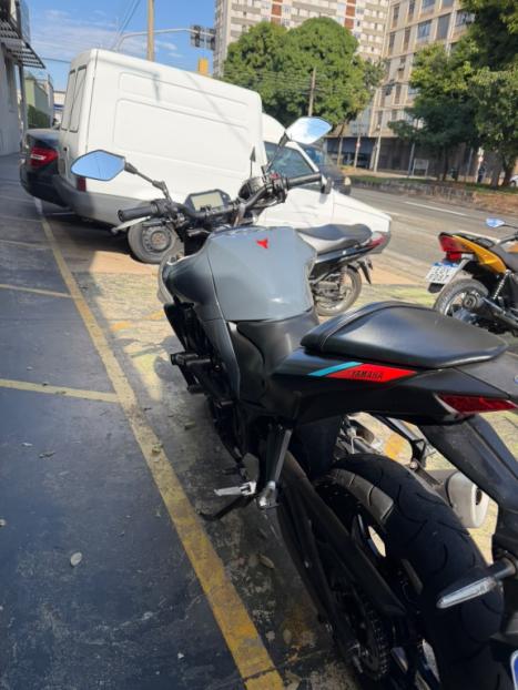 YAMAHA MT-03 300 ABS, Foto 6