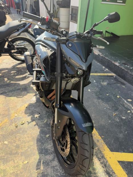 YAMAHA MT-03 300 ABS, Foto 5