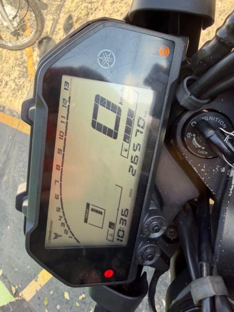YAMAHA MT-03 300 ABS, Foto 9