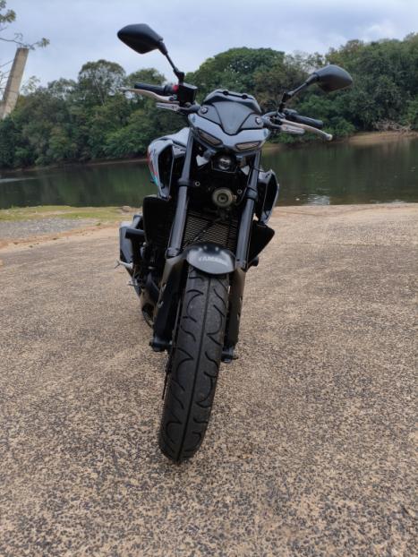 YAMAHA MT-03 300 ABS, Foto 3