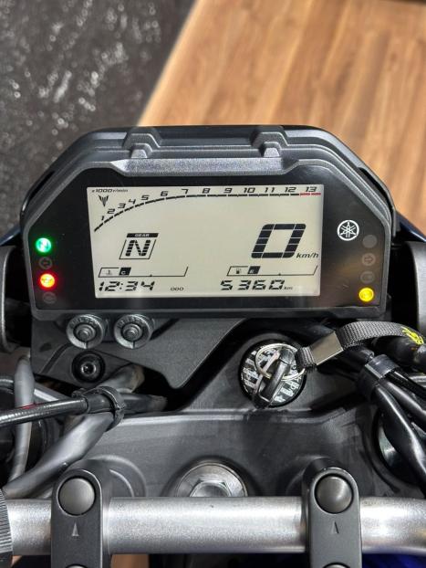 YAMAHA MT-03 300 ABS, Foto 7