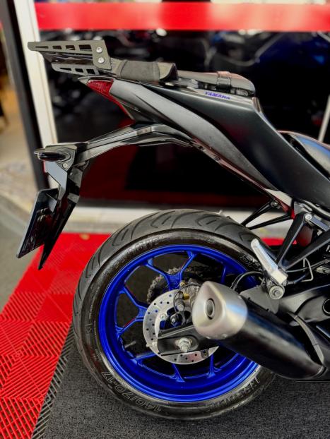 YAMAHA MT-03 300 ABS, Foto 2