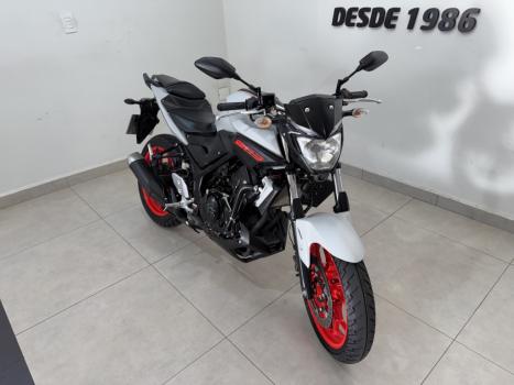 YAMAHA MT-03 300 ABS, Foto 4