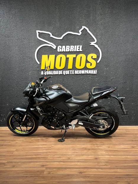 YAMAHA MT-03 300 ABS, Foto 2