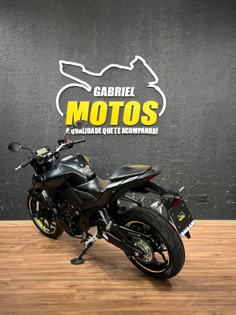 YAMAHA MT-03 300 ABS, Foto 6