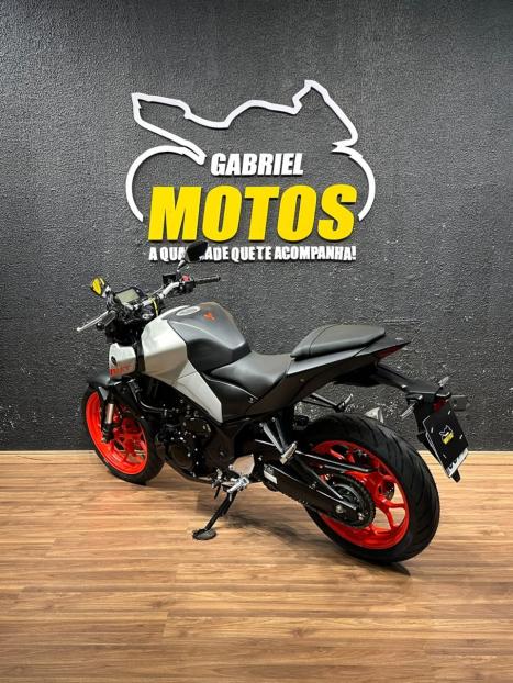 YAMAHA MT-03 300 ABS, Foto 6
