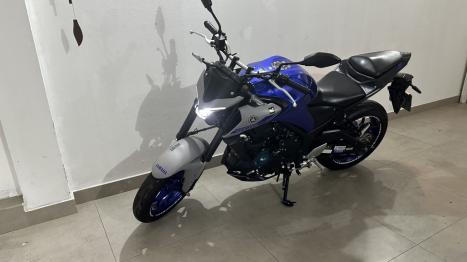 YAMAHA MT-03 300 ABS, Foto 3